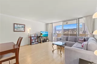 Photo #5: 202518406 Listing 