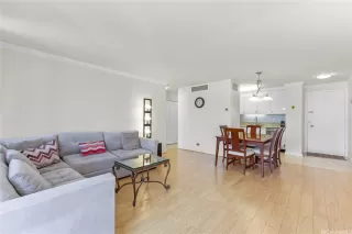 Photo #6: 202518406 Listing 