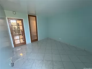 Photo #4: 202518428 Listing