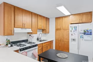 Photo #6: 202518475 Listing 