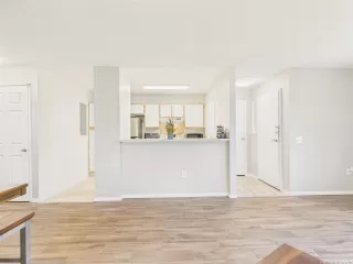 Photo #6: 202518476 Listing 