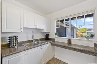 Photo #4: 202518477 Listing 