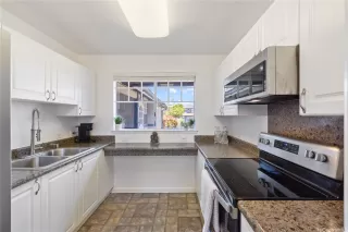 Photo #5: 202518477 Listing 