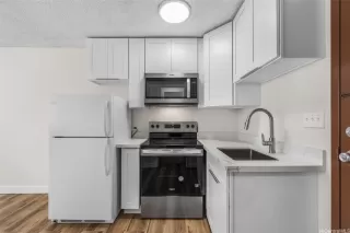 Photo #6: 202518489 Listing 