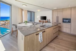 Photo #5: 202518559 Listing 