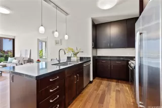 Photo #4: 202518572 Listing 