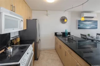 Photo #5: 202518574 Listing 