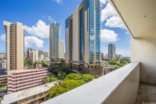 Photo #4: 202518586 Listing