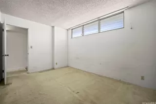 Photo #5: 202518586 Listing