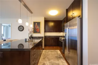 Photo #4: 202518597 Listing