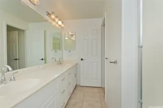 Photo #4: 202518623 Listing