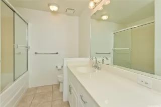 Photo #5: 202518623 Listing