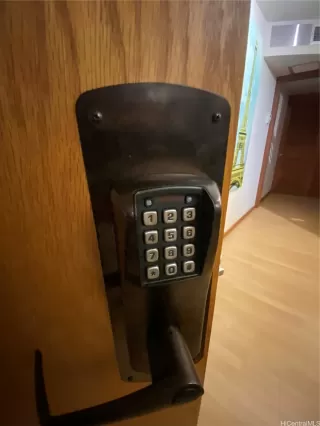 Photo #2: 202518634 Listing 