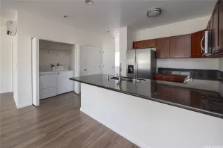 Photo #3: 202518647 Listing 