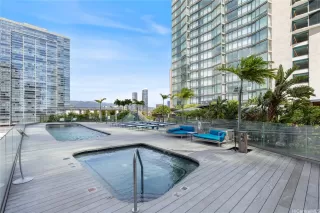 Photo #4: 202518677 Listing 