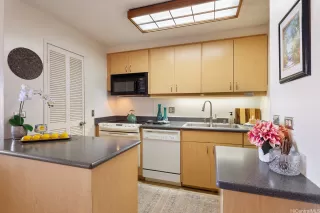 Photo #6: 202518748 Listing 