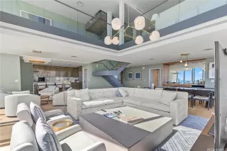 Photo #4: 202518749 Listing