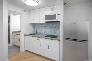 Photo #3: 202518752 Listing