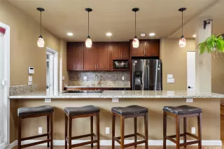 Photo #2: 202518753 Listing