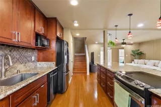 Photo #3: 202518753 Listing
