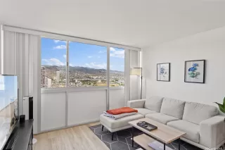 Photo #3: 202518773 Listing