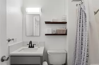 Photo #5: 202518773 Listing