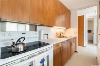 Photo #5: 202518801 Listing 