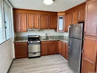 Photo #4: 202518829 Listing