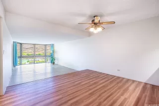 Photo #2: 202518848 Listing