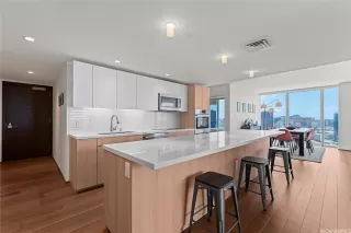 Photo #6: 202518904 Listing 