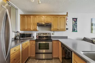 Photo #2: 202518922 Listing