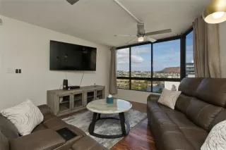 Photo #3: 202518948 Listing 