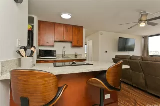 Photo #6: 202518948 Listing 