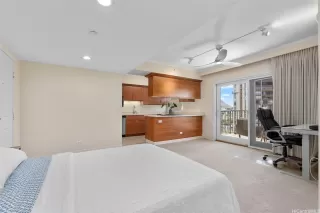 Photo #5: 202519003 Listing