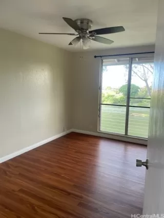 Photo #5: 202519079 Listing