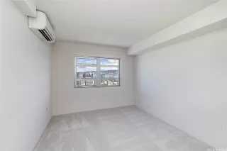 Photo #4: 202519098 Listing
