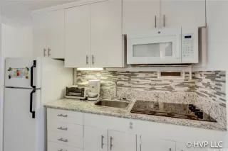 Photo #5: 202519112 Listing