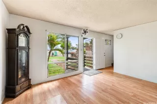 Photo #3: 202519131 Listing