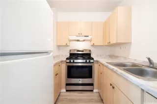 Photo #6: 202519180 Listing 