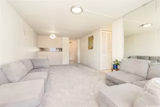 Photo #4: 202519192 Listing