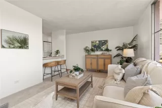 Photo #2: 202519207 Listing 