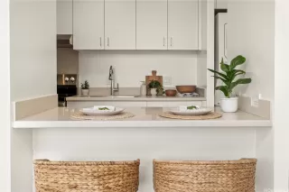 Photo #4: 202519207 Listing 