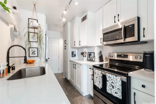 MLS: 202519210 Condo For Sale