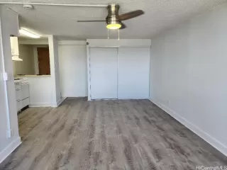 Photo #4: 202519223 Listing 