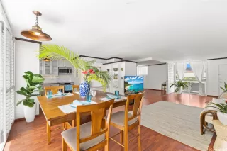 Photo #2: 202519229 Listing