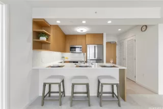 Photo #2: 202519230 Listing