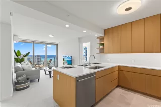 Photo #3: 202519230 Listing