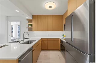 Photo #4: 202519230 Listing