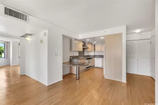 Photo #6: 202519245 Listing 