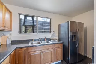 Photo #6: 202519247 Listing 